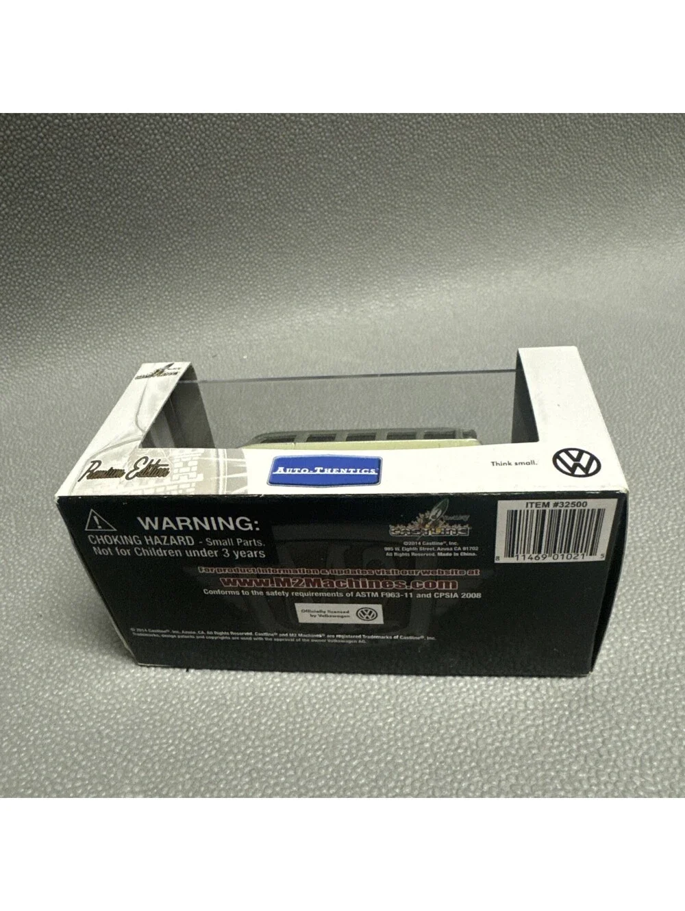 M2 Machines Auto-Thentics 1958 VW Microbus 15 Window USA Model VWS01 Walmart
